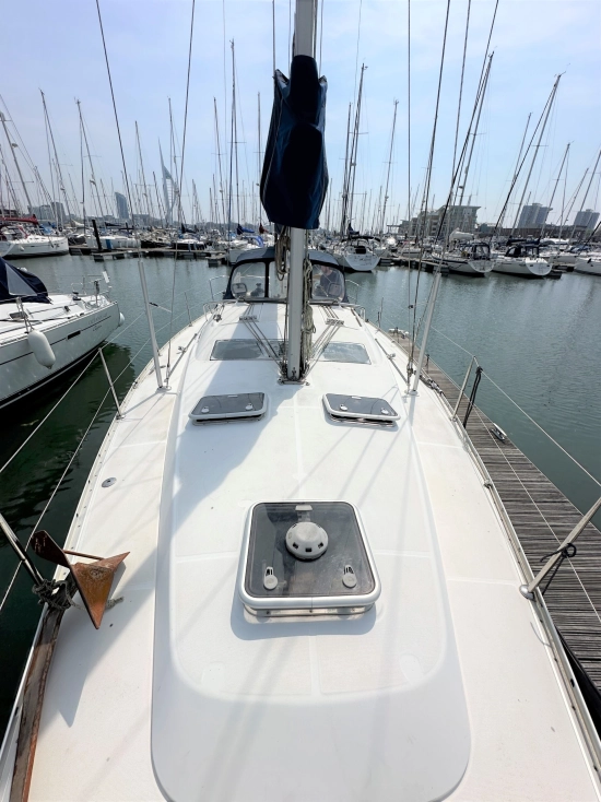 Beneteau Oceanis Clipper 373 preowned for sale