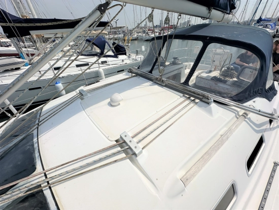 Beneteau Oceanis Clipper 373 preowned for sale