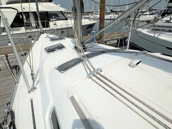 Beneteau Oceanis Clipper 373 preowned for sale