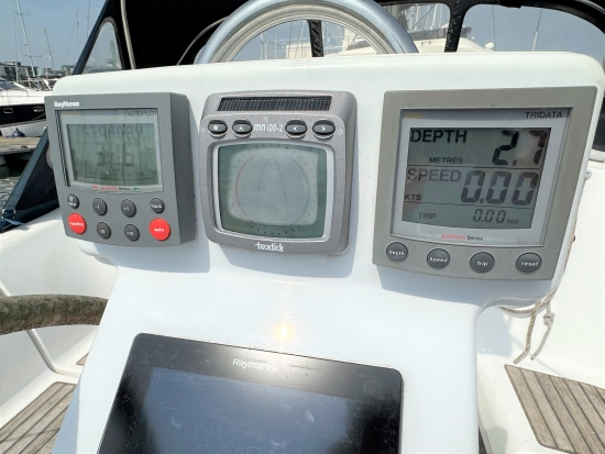 Beneteau Oceanis Clipper 373 preowned for sale