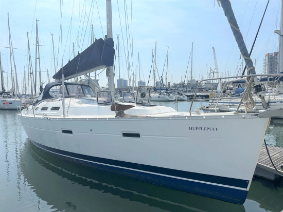 Beneteau Oceanis Clipper 373 preowned for sale