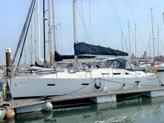 Beneteau Oceanis Clipper 373 preowned for sale