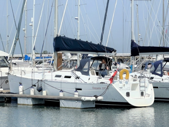 Beneteau Oceanis Clipper 373 preowned for sale