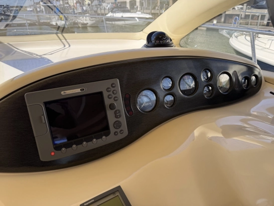 Azimut 42 Evolution preowned for sale