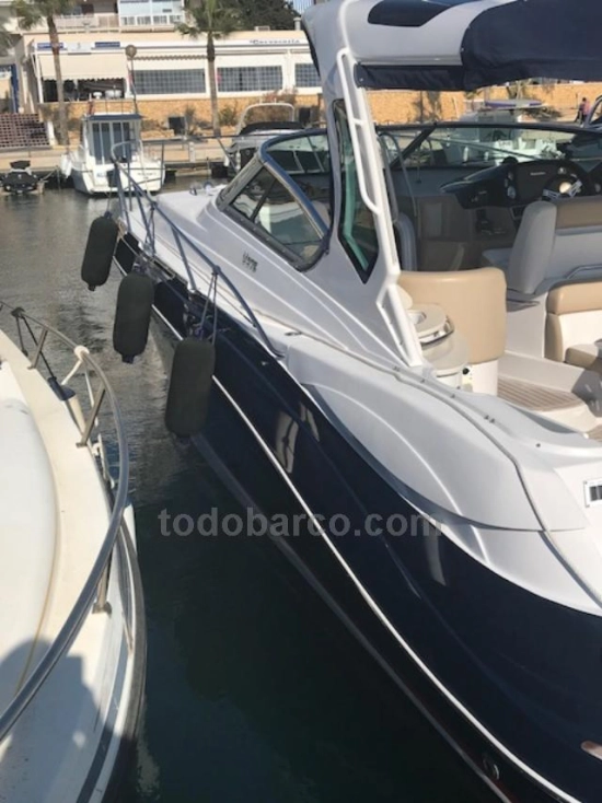 Four Winns Vista 375 preowned for sale