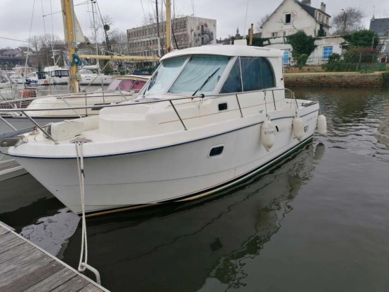 Beneteau Antares 760 preowned for sale