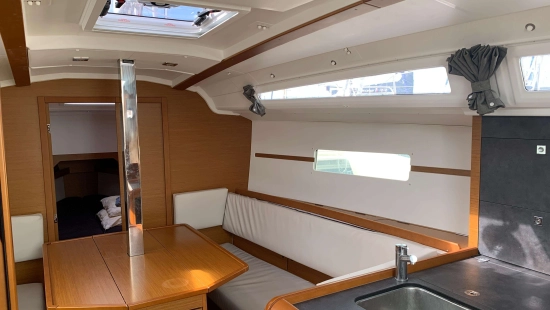 Jeanneau Sun Odyssey 349 preowned for sale