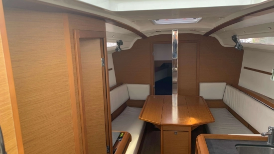 Jeanneau Sun Odyssey 349 preowned for sale