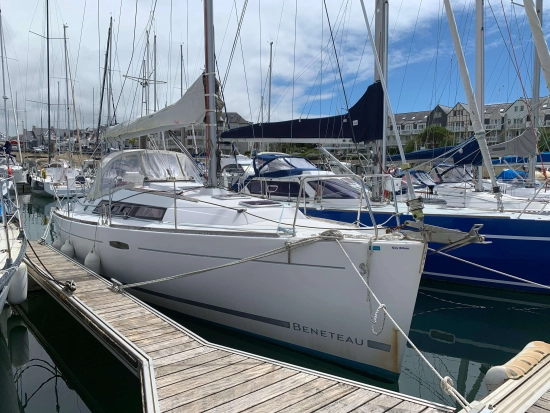 Beneteau Oceanis 31 preowned for sale