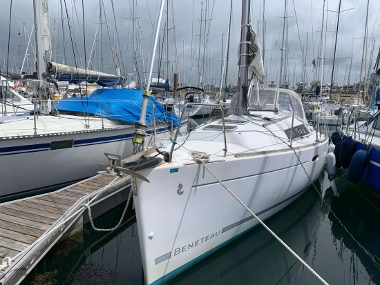 Beneteau Oceanis 31 preowned for sale