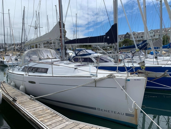 Beneteau Oceanis 31 preowned for sale