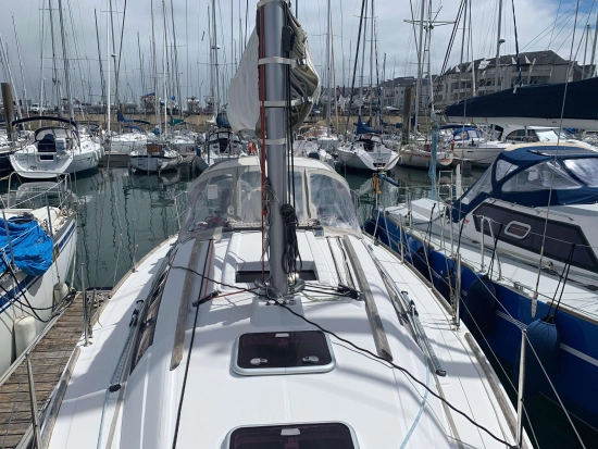 Beneteau Oceanis 31 preowned for sale