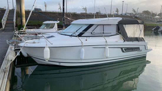 Jeanneau Merry Fisher 755 preowned for sale