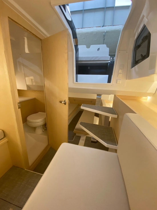 Zephyr Boats 800 Space brand new for sale