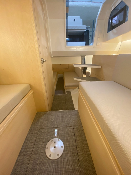 Zephyr Boats 800 Space brand new for sale