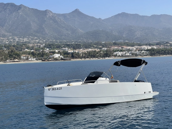 Nuva Yachts M6 Open d’occasion à vendre