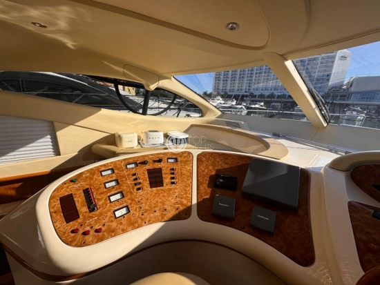 Azimut 46 Fly preowned for sale