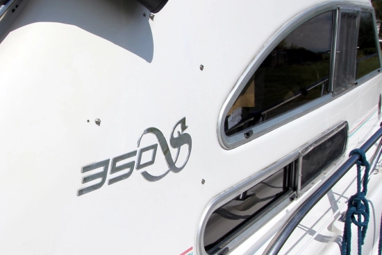 Sealine 350 Flybridge preowned for sale