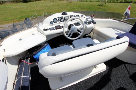 Sealine 350 Flybridge preowned for sale