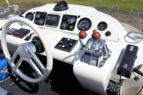Sealine 350 Flybridge preowned for sale