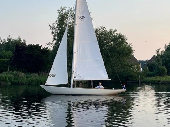 Rustler 24 preowned for sale