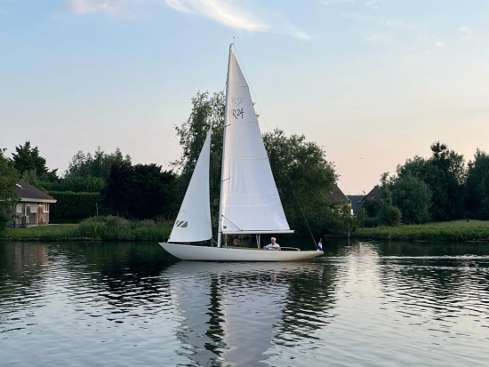 Rustler 24 preowned for sale