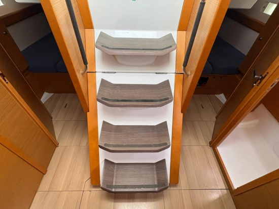 Jeanneau Sun Odyssey 519 preowned for sale
