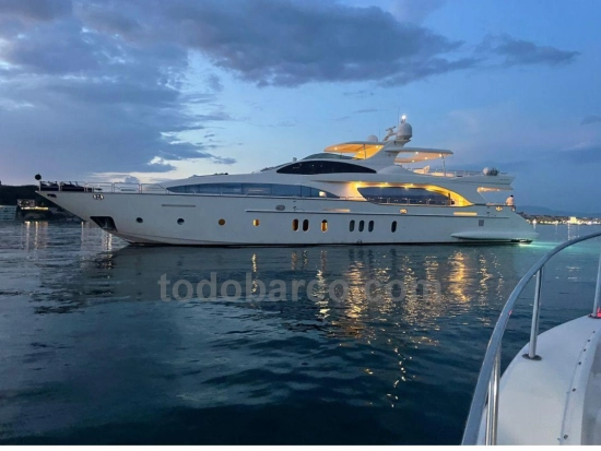 Azimut 116 preowned for sale