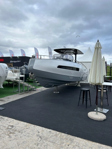 Invictus Yacht GT280 neuf à vendre