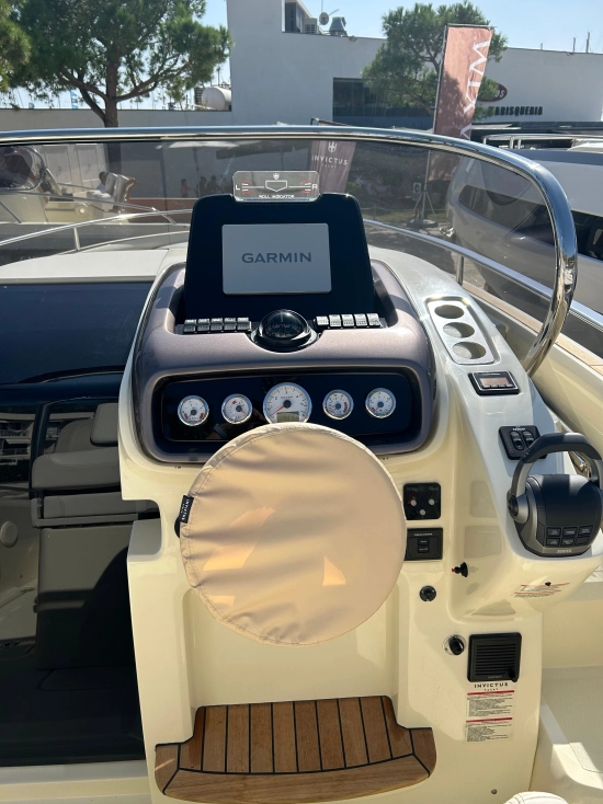 Invictus Yacht GT 280 brand new for sale