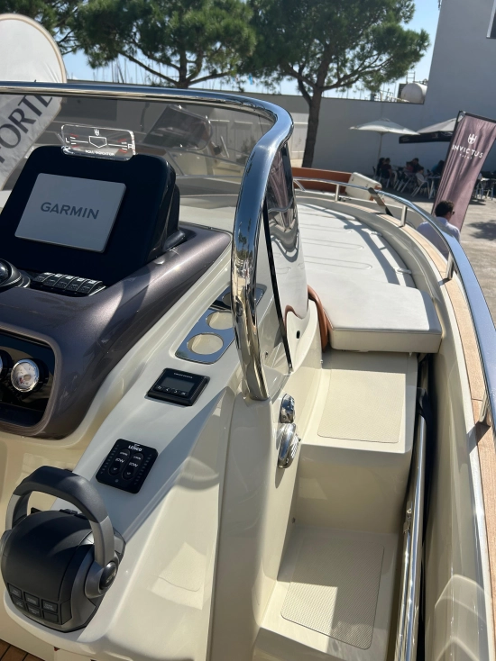 Invictus Yacht GT 280 brand new for sale