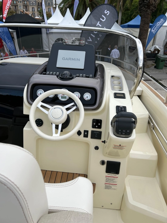 Invictus Yacht GT 280 brand new for sale