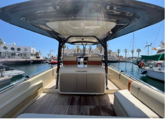 Invictus Yacht GT320 preowned for sale