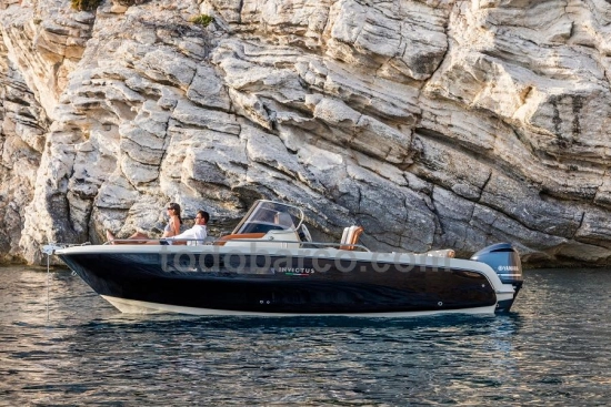 Invictus Yacht Capoforte CX240 brand new for sale