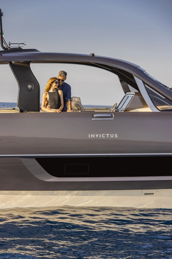 Invictus Yacht TT460 brand new for sale