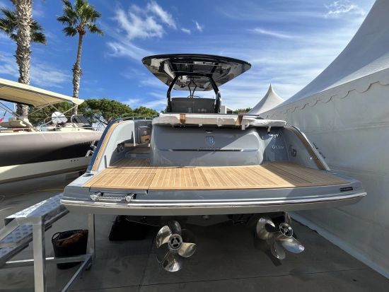 Invictus Yacht GT320 brand new for sale