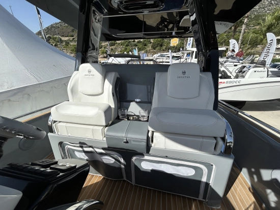 Invictus Yacht GT320 brand new for sale