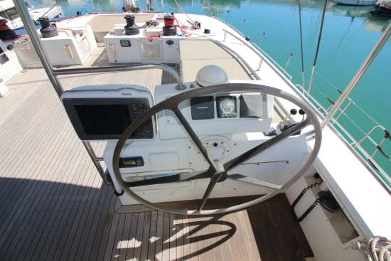 Lagoon 620 preowned for sale