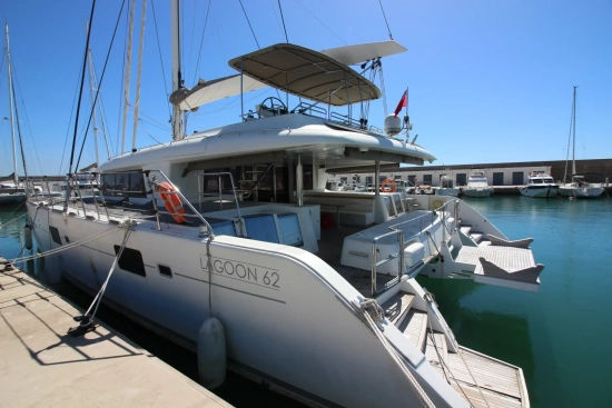 Lagoon 620 preowned for sale