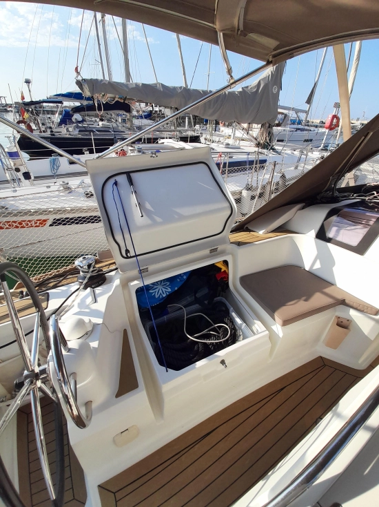 Jeanneau Sun Odyssey 379 preowned for sale