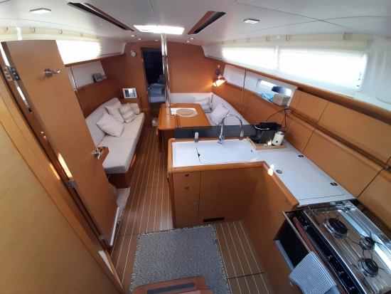 Jeanneau Sun Odyssey 379 preowned for sale