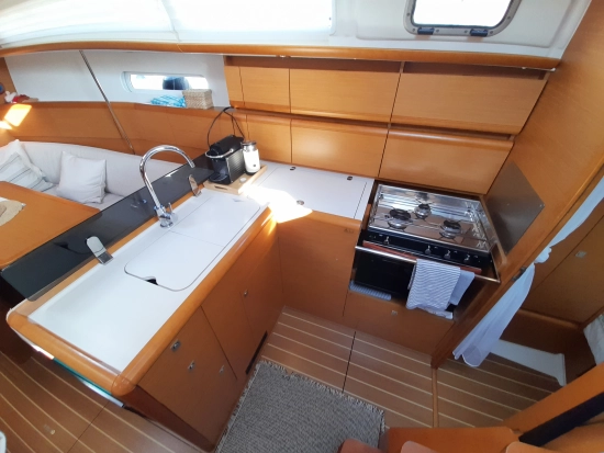 Jeanneau Sun Odyssey 379 preowned for sale