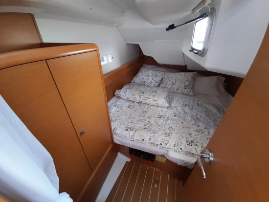 Jeanneau Sun Odyssey 379 preowned for sale