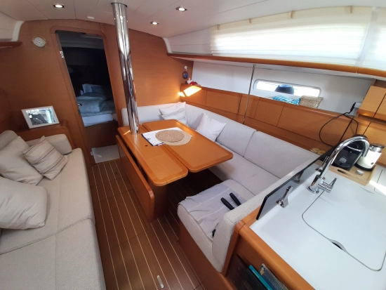 Jeanneau Sun Odyssey 379 preowned for sale