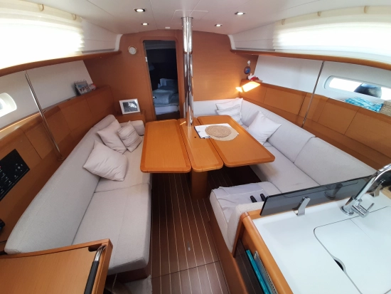 Jeanneau Sun Odyssey 379 preowned for sale