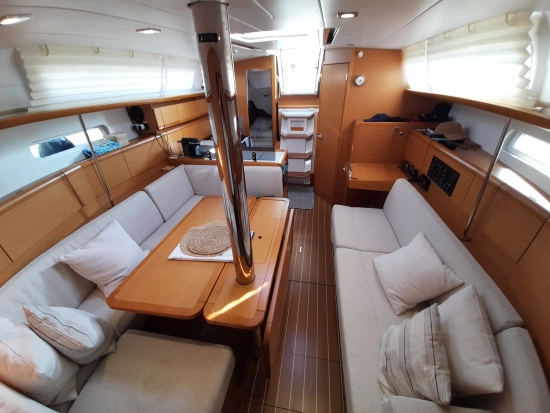 Jeanneau Sun Odyssey 379 preowned for sale