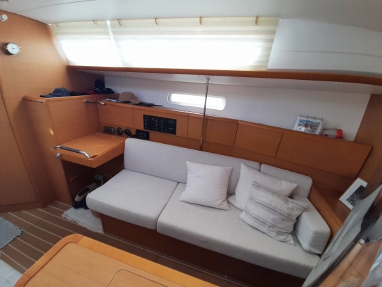 Jeanneau Sun Odyssey 379 preowned for sale