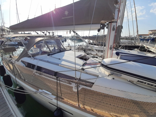 Jeanneau Sun Odyssey 379 preowned for sale