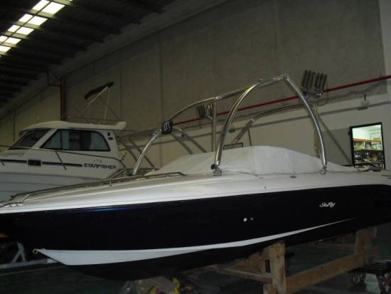 Sea Ray 200 Bow Rider gebraucht zum verkauf