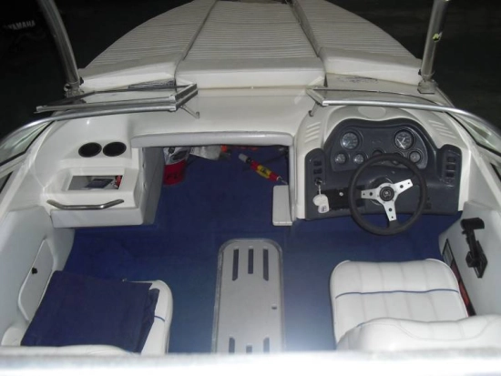 Sea Ray 200 Bow Rider gebraucht zum verkauf